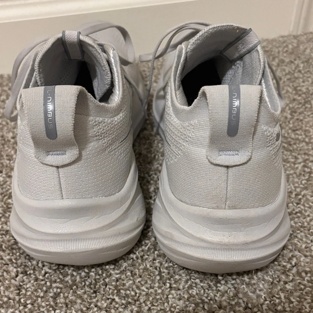 Asics Gel Nimbus 26 (women’s 9.5) 🤍🩶 - Picture 6 of 7